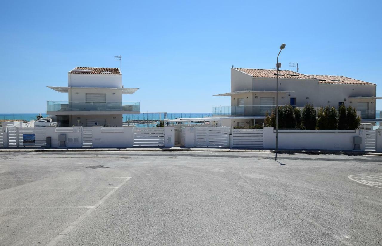 Delposto Marina Di Ragusa Prl Екстер'єр фото